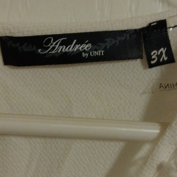 Beautiful White dress Women's plus size blouse - Picture 2 of 4